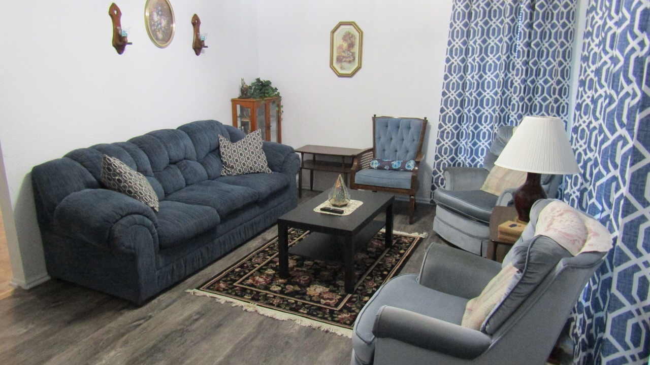 Photo of Livingroom in Huntington
