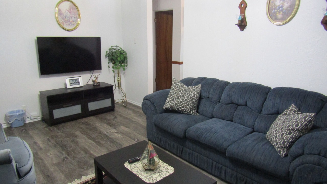 Photo of Livingroom in Huntington