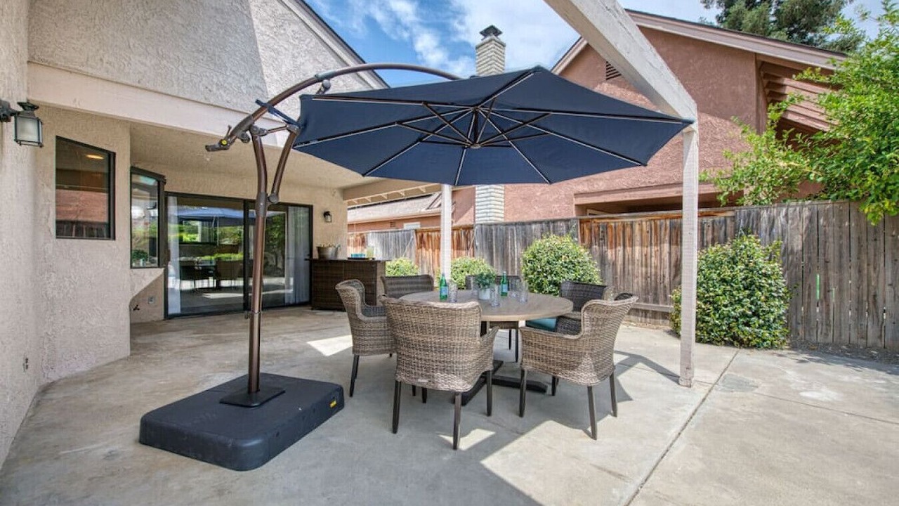 Photo of Outdoor in Raisin