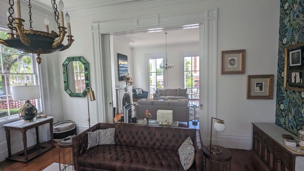 Photo of Livingroom in Wilmington Historic District