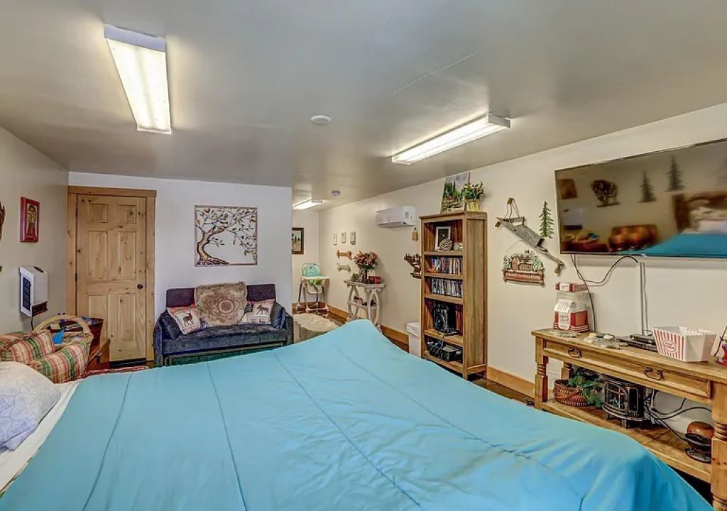 Photo of Bedroom in Alton