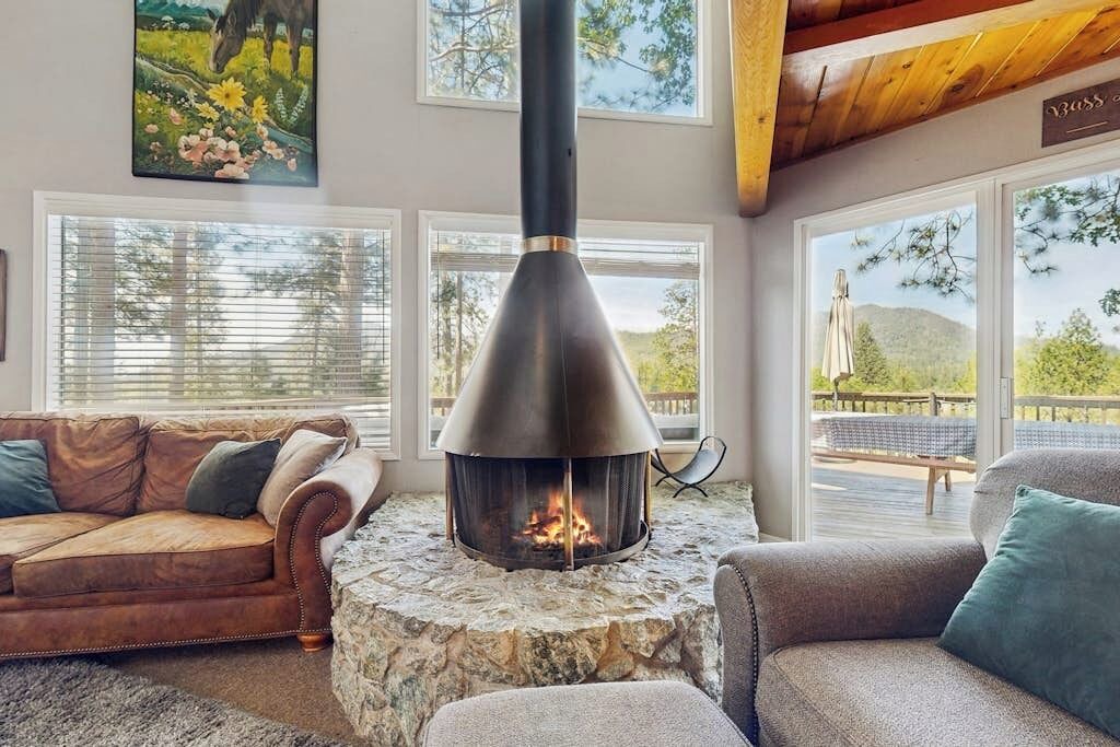 Photo of Livingroom in Bass Lake