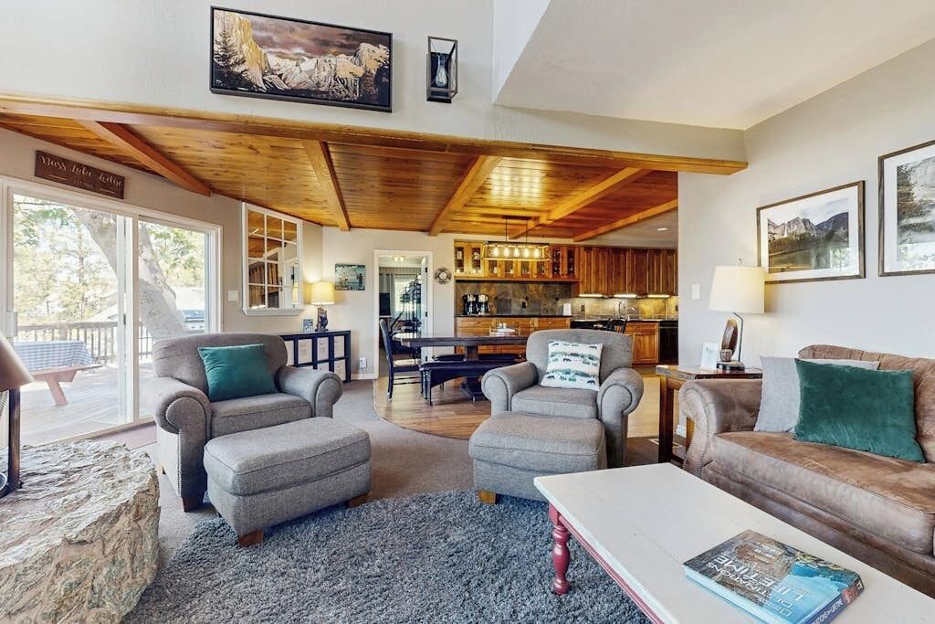 Photo of Livingroom in Bass Lake
