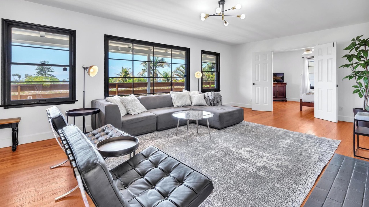 Photo of Bedroom in La Jolla Shores