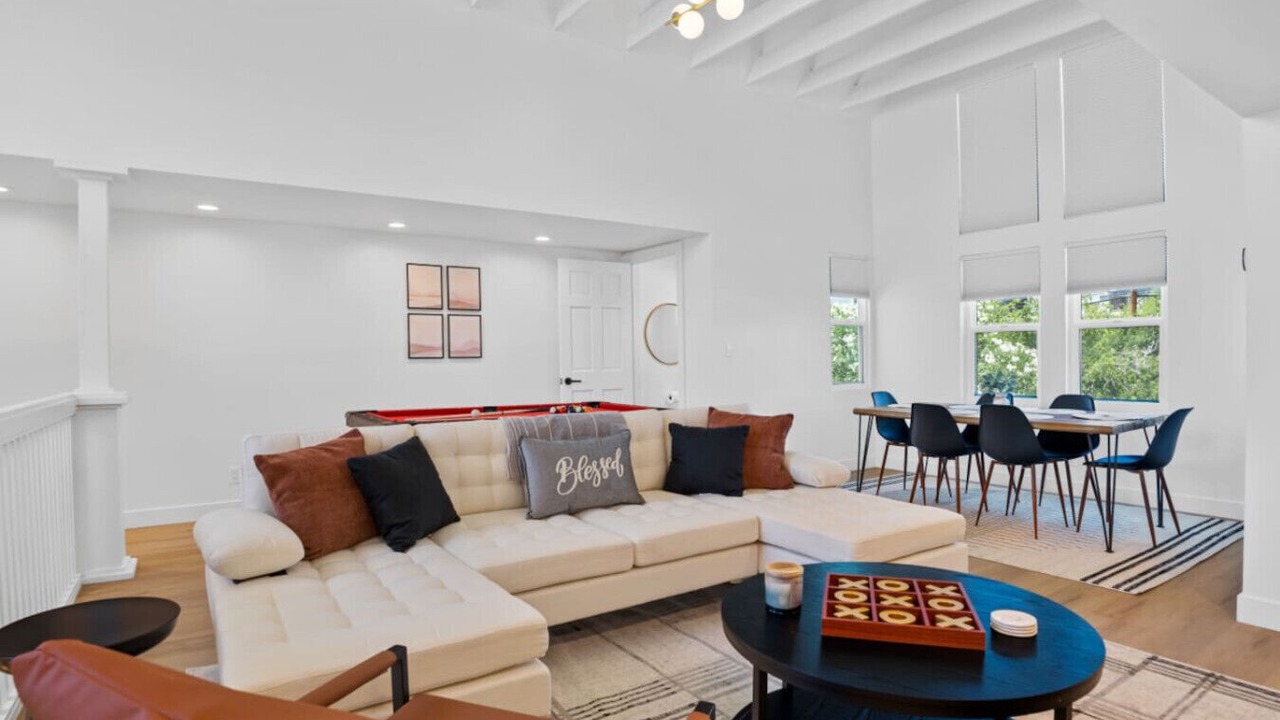 Photo of Livingroom in Camelback East