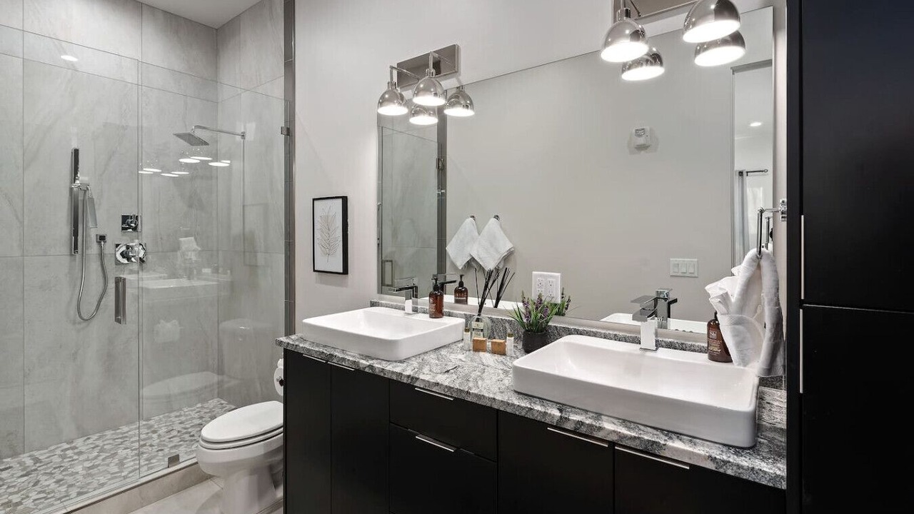 Photo of Bathroom in Hurricane