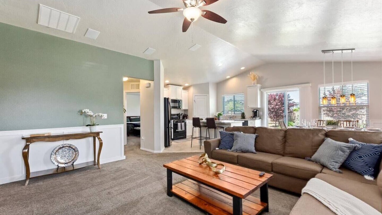 Photo of Livingroom in Caldwell