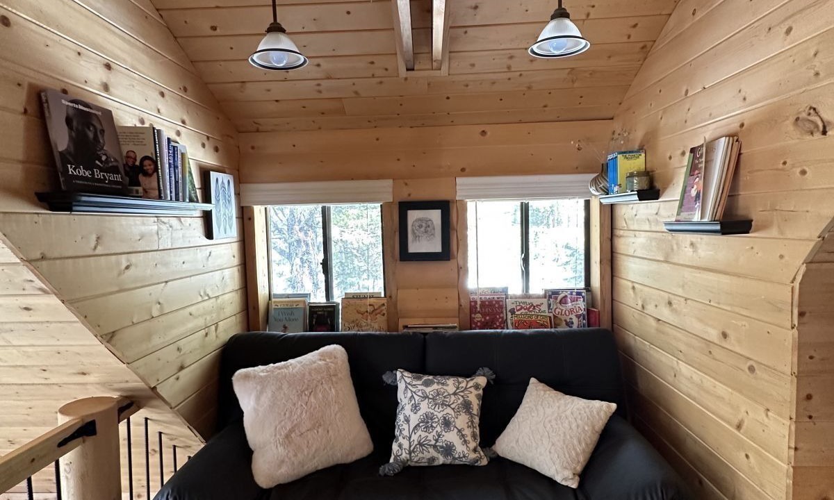 Photo of Livingroom in Meadow View Heights
