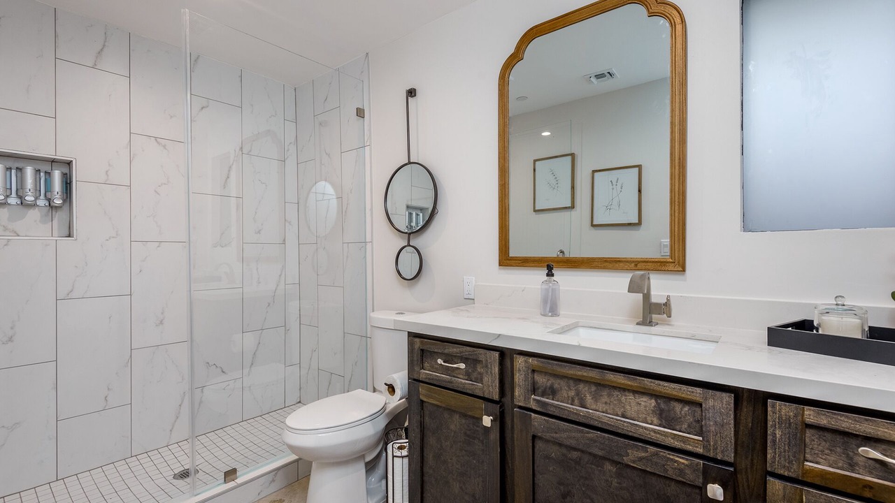 Photo of Bathroom in Entertainment District