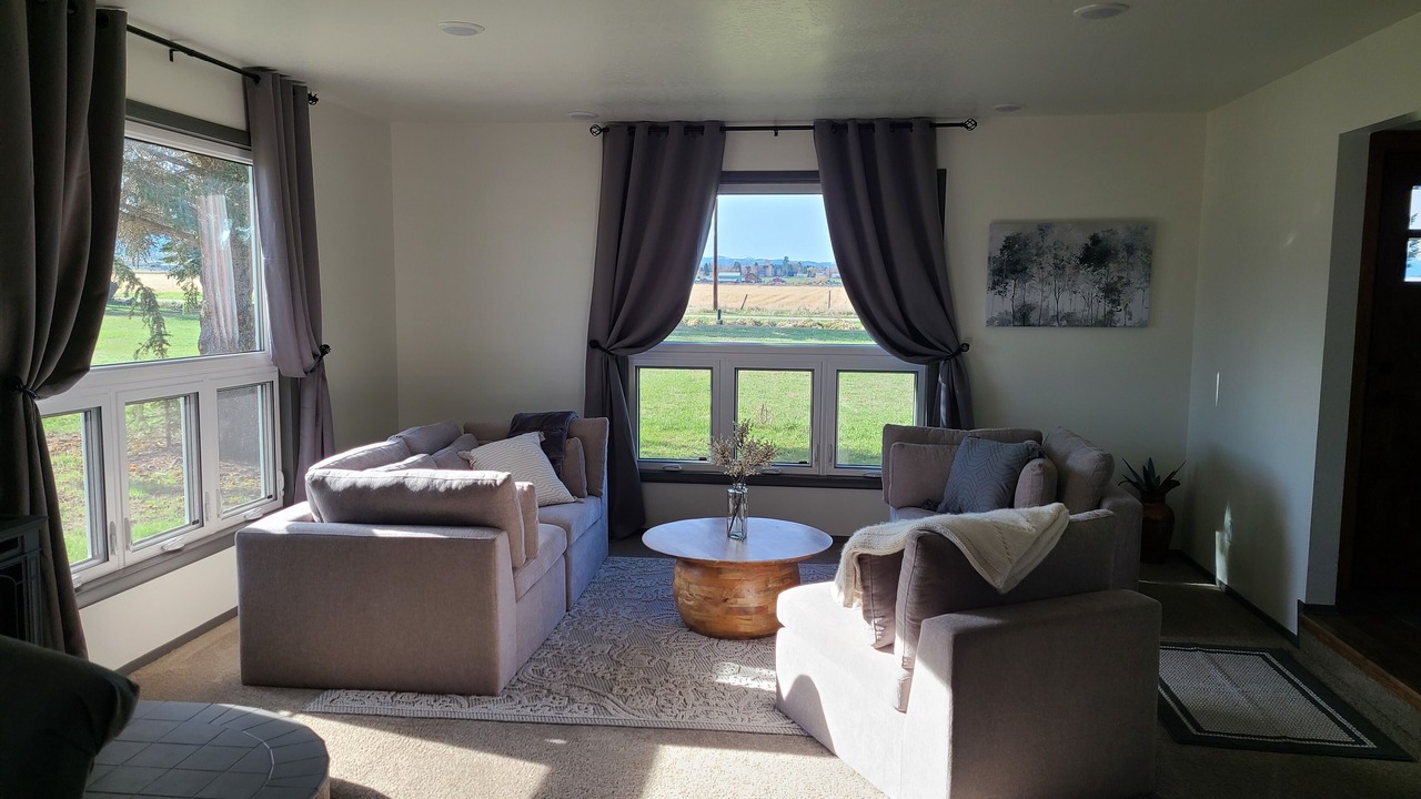 Photo of Livingroom in Corvallis
