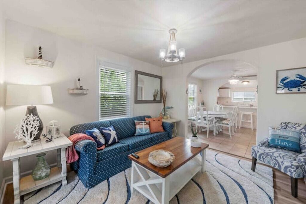 Photo of Livingroom in Bayview