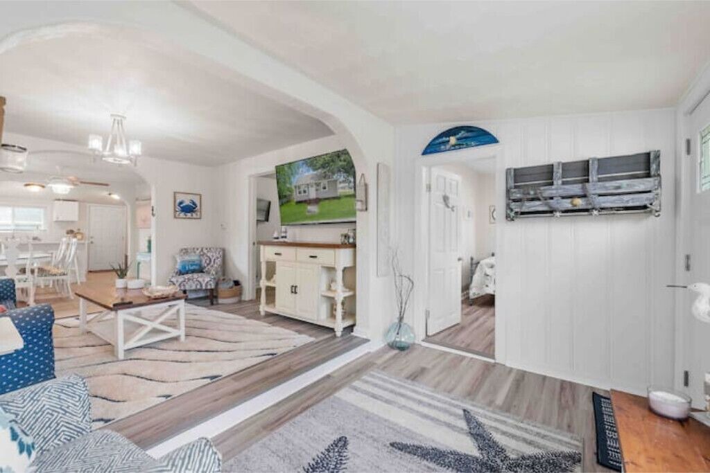 Photo of Livingroom in Bayview