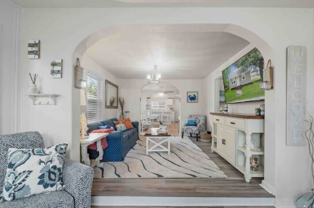 Photo of Livingroom in Bayview