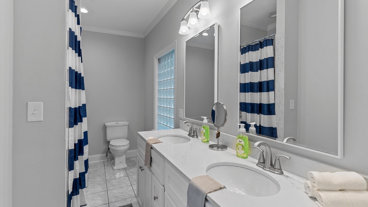 Photo of Bathroom in Forest Hills