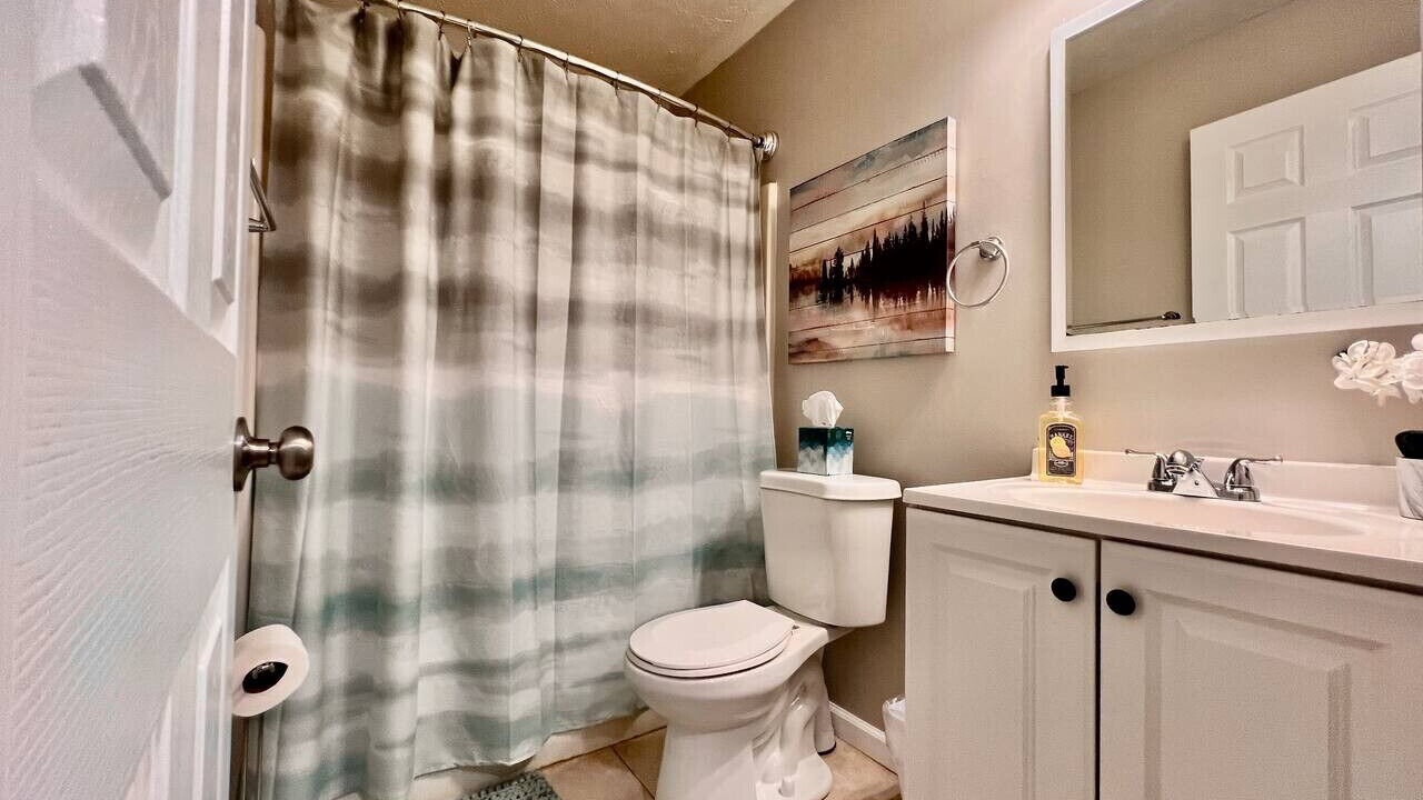 Photo of Bathroom in Lindenwald