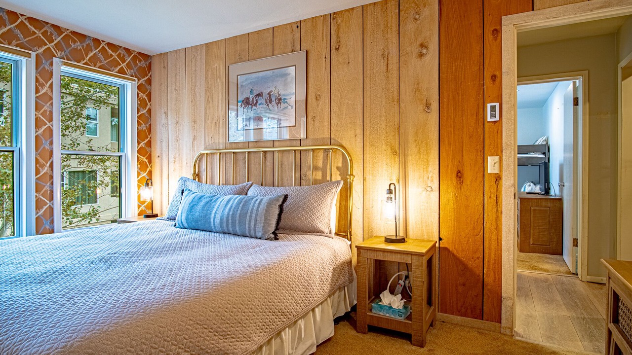 Photo of Bedroom in Warm Springs
