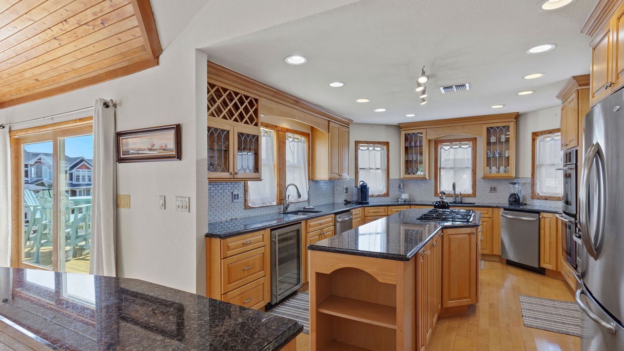 Photo of Kitchen in Whalehead Beach