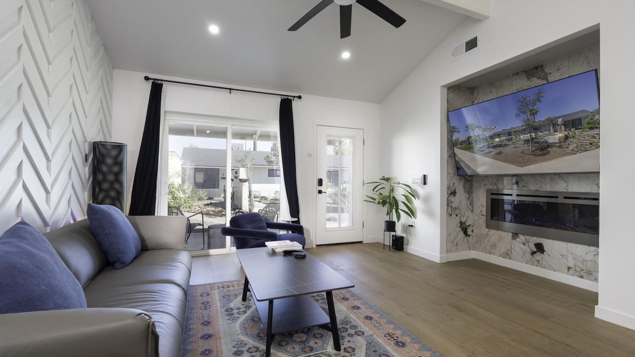 Photo of Livingroom in Encanto