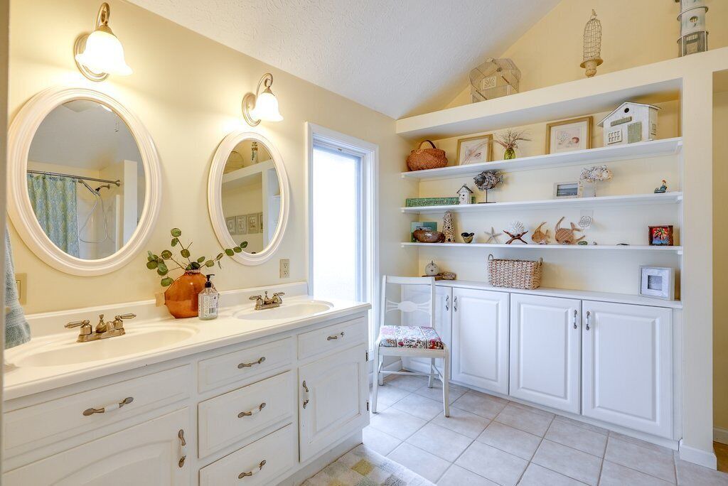 Photo of Bathroom in Huron