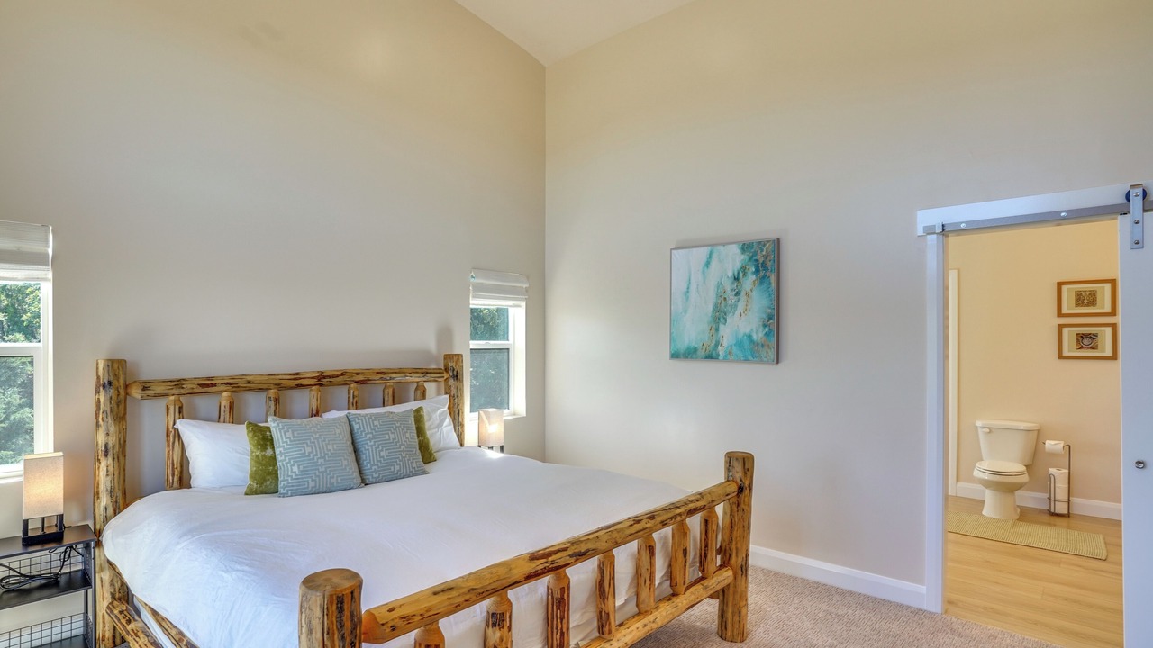Photo of Bedroom in Mammoth Creek