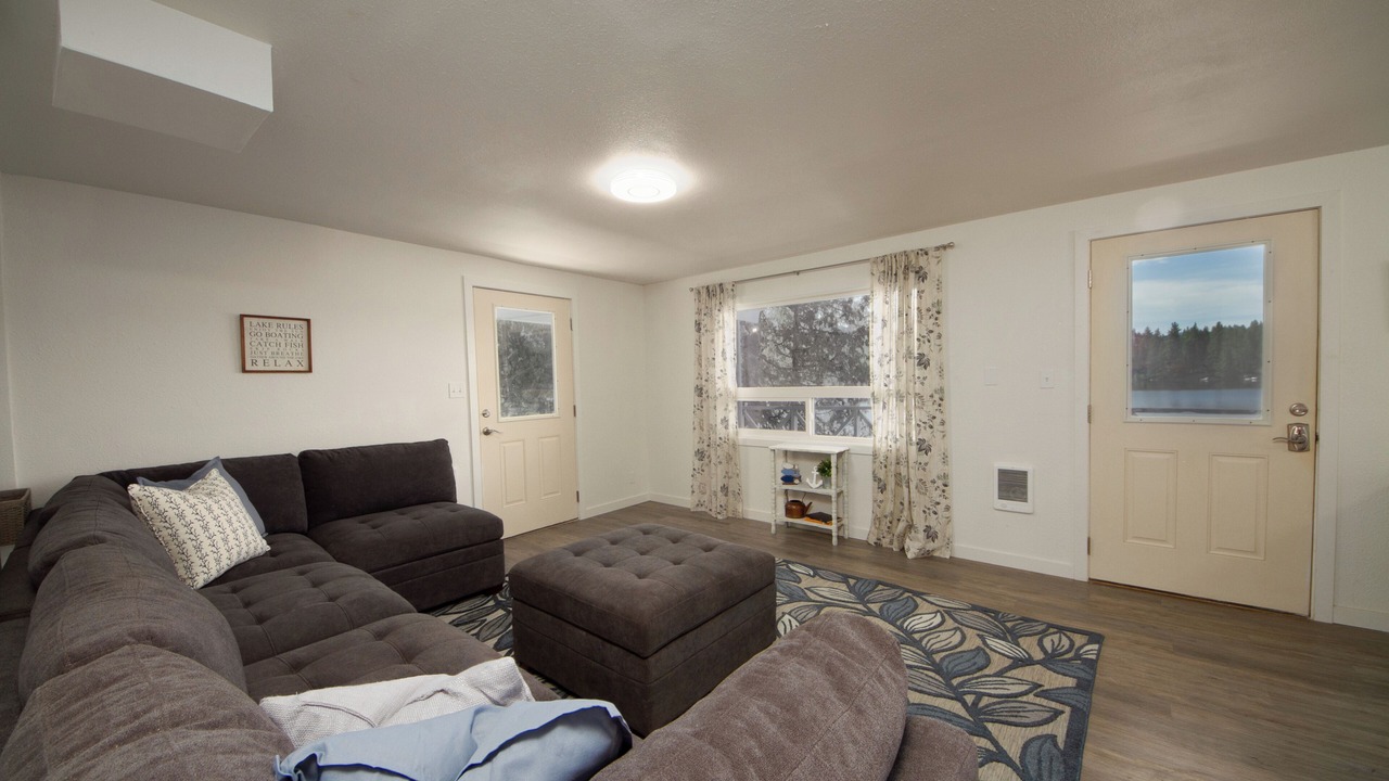 Photo of Livingroom in Newport