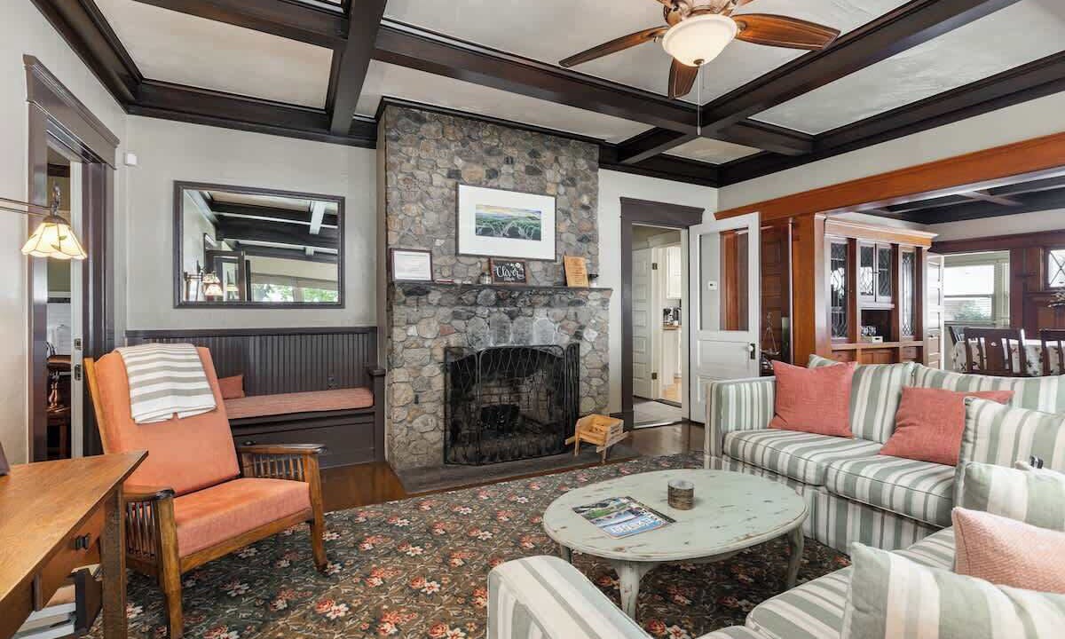 Photo of Livingroom in Exeter
