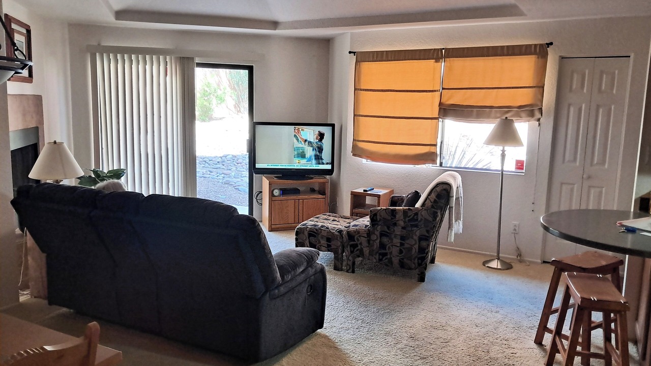 Photo of Livingroom in Encanto Canyon