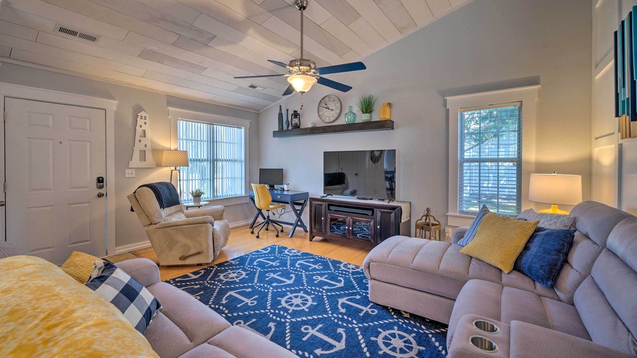 Photo of Livingroom in Myrtle Grove