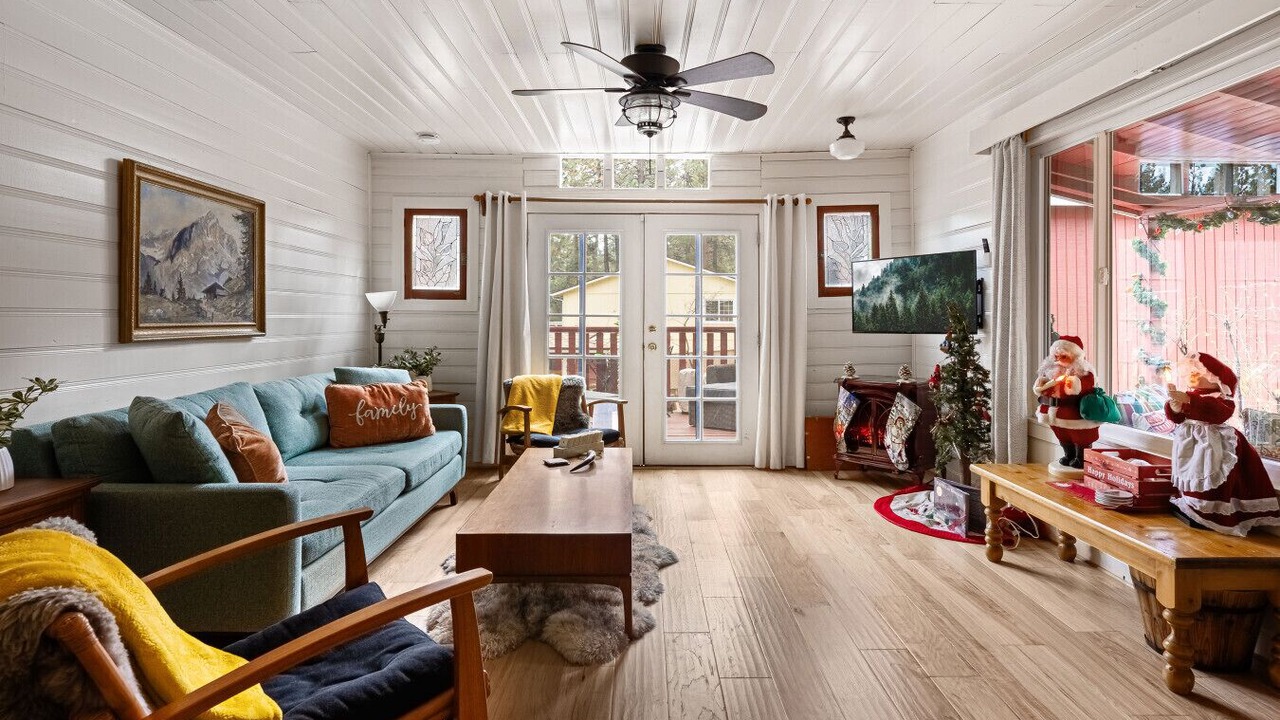 Photo of Livingroom in Wrightwood