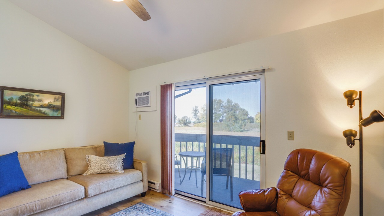 Photo of Livingroom in Oak Harbor