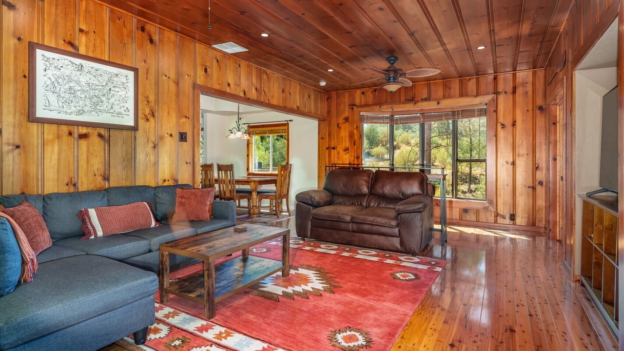 Photo of Livingroom in Ahwahnee