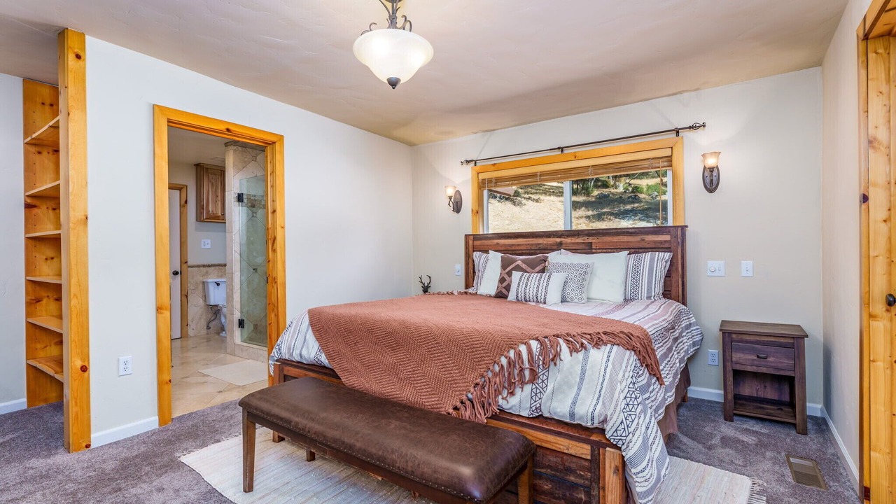 Photo of Bedroom in Ahwahnee