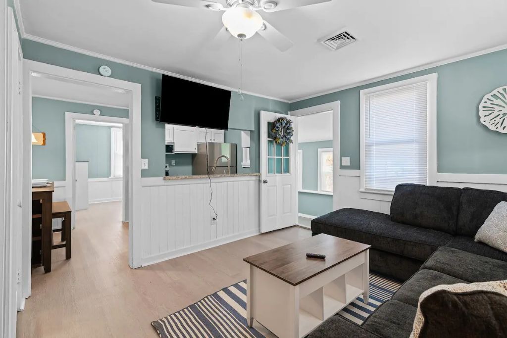 Photo of Livingroom in Fox Hill - Grandview