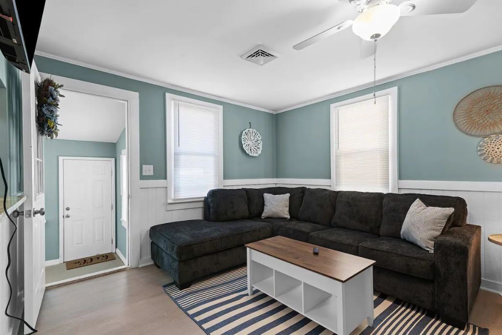 Photo of Livingroom in Fox Hill - Grandview