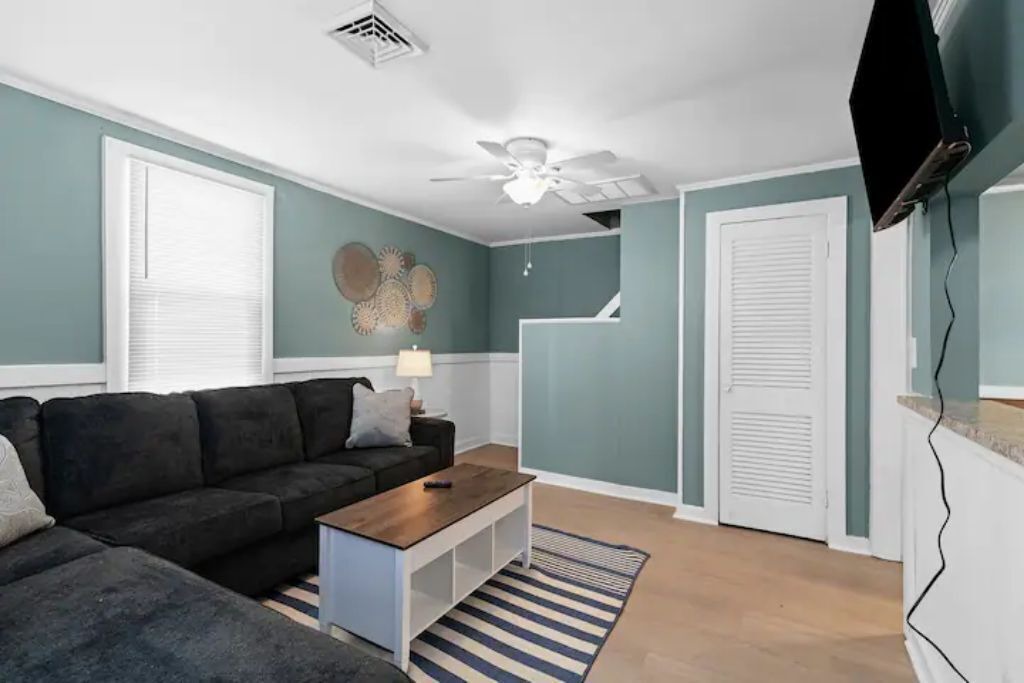 Photo of Livingroom in Fox Hill - Grandview