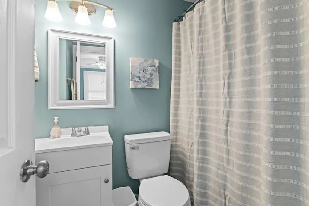 Photo of Bathroom in Fox Hill - Grandview