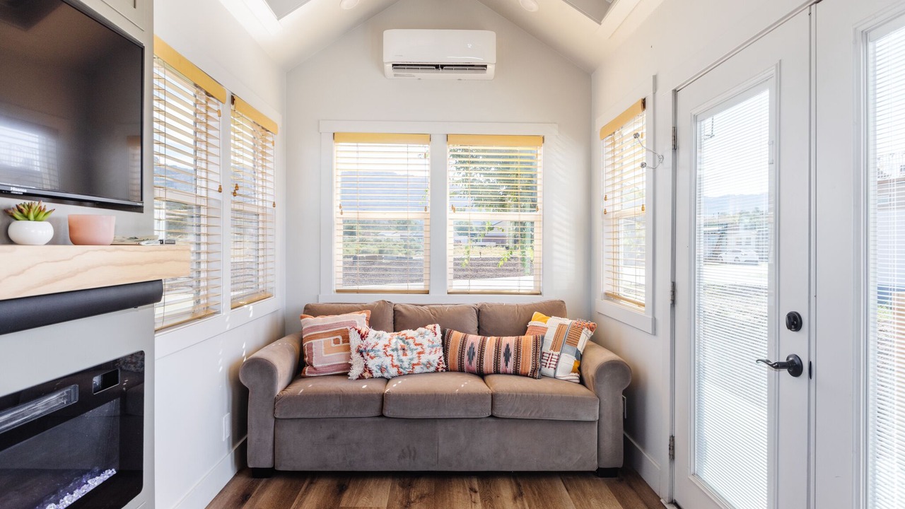 Photo of Livingroom in Apple Valley