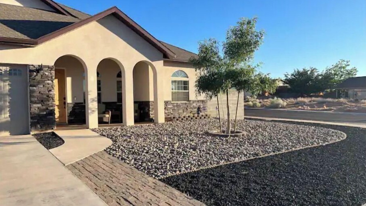 Photo of Outdoor in Page