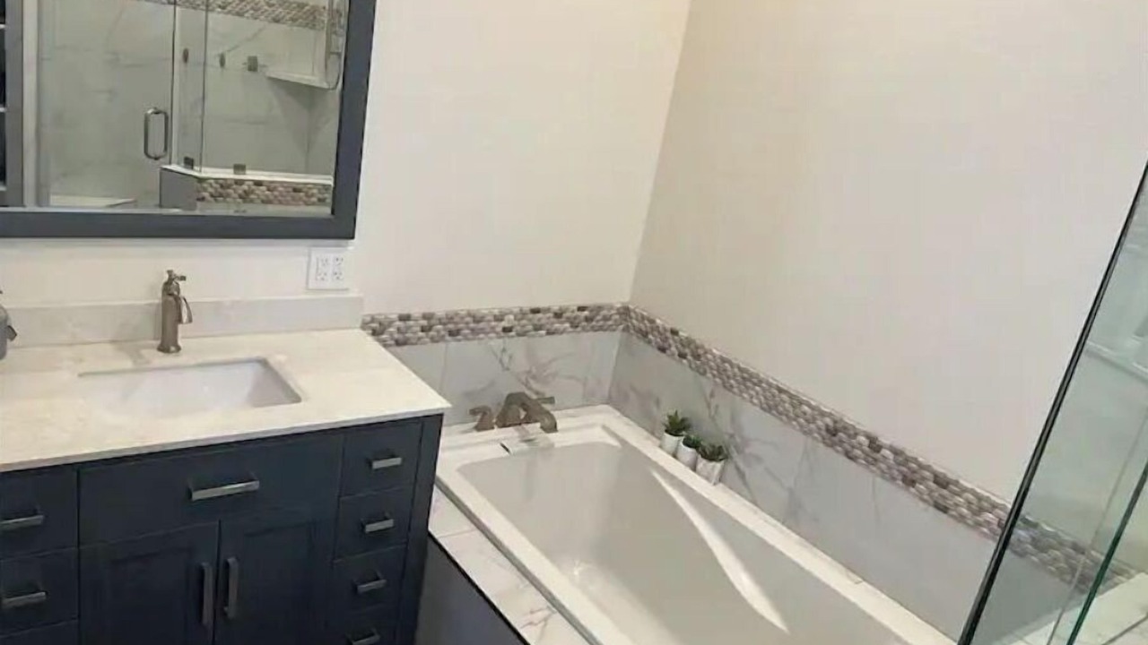 Photo of Bathroom in Page