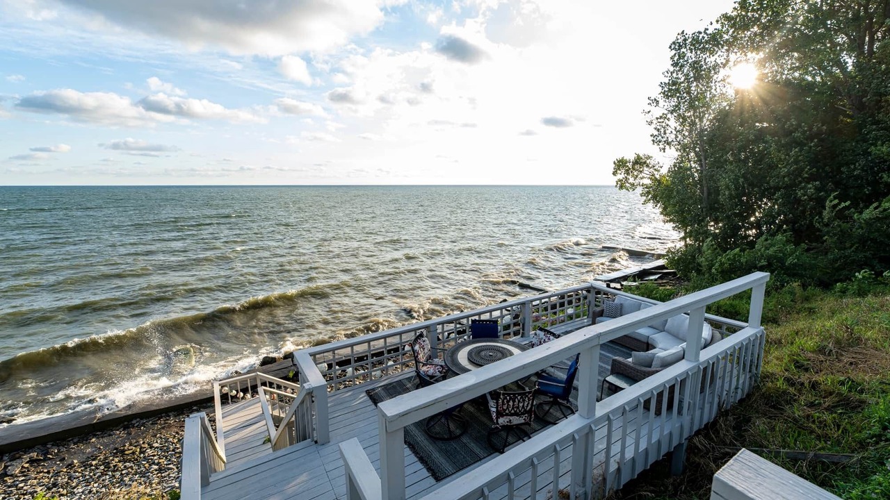 Photo of Others in Huron
