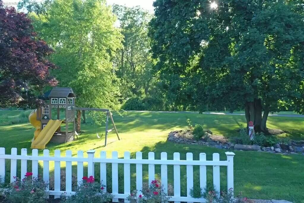 Photo of Others in Huron