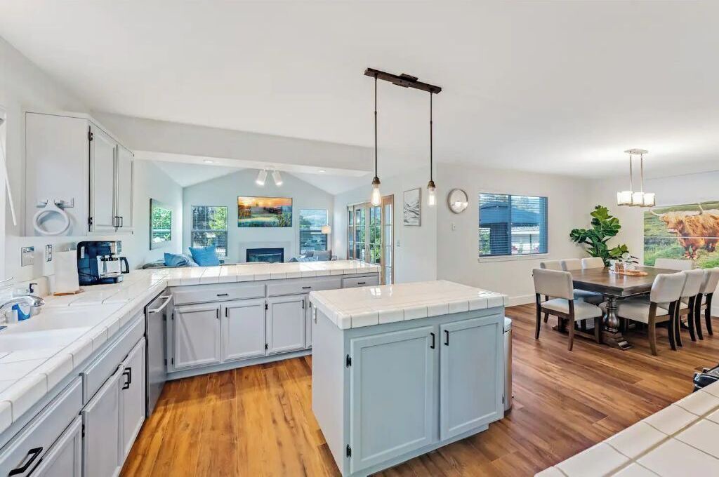 Photo of Bedroom in Geyserville