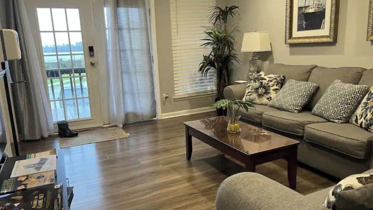 Photo of Livingroom in Jacksonville
