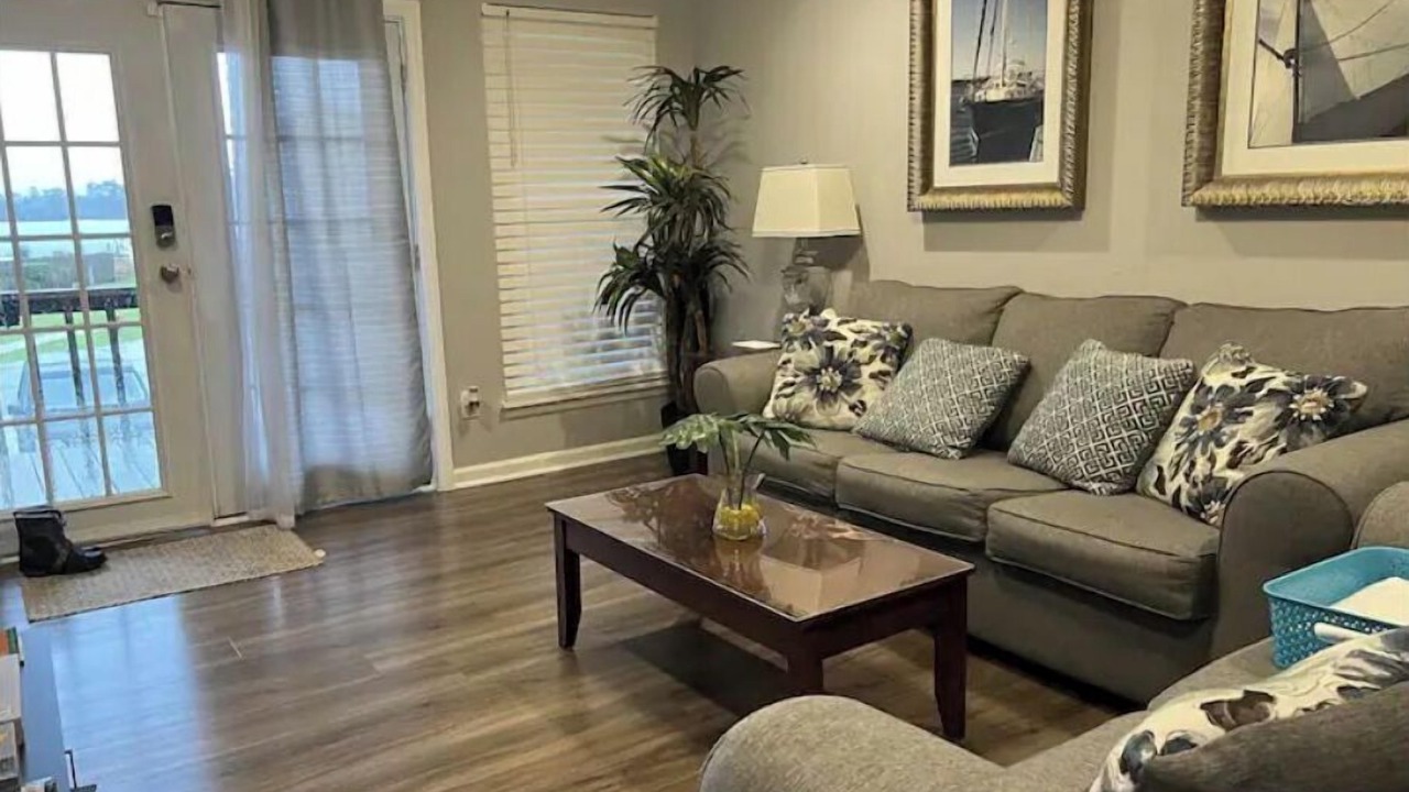 Photo of Livingroom in Jacksonville