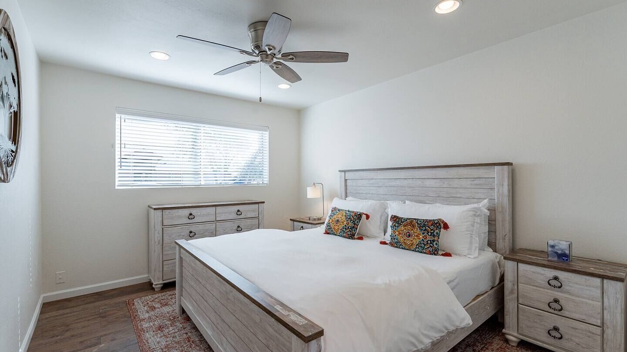 Photo of Bedroom in Papago Parkway