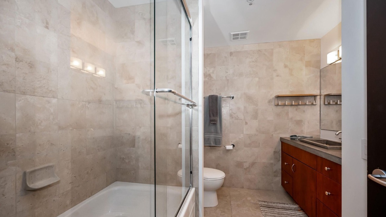 Photo of Bathroom in Fashion Square