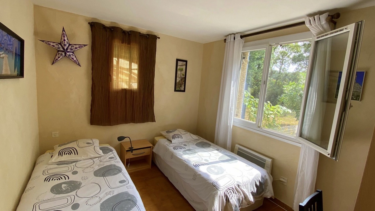 Photo of Bedroom in Talasani