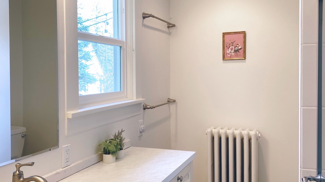 Photo of Bathroom in Colbert