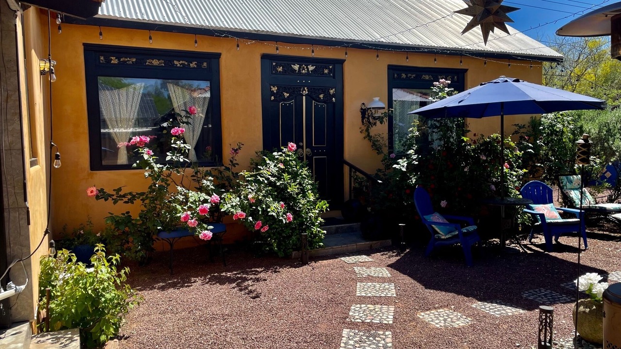Photo of Patio Balcony in Broadmoor-Broadway