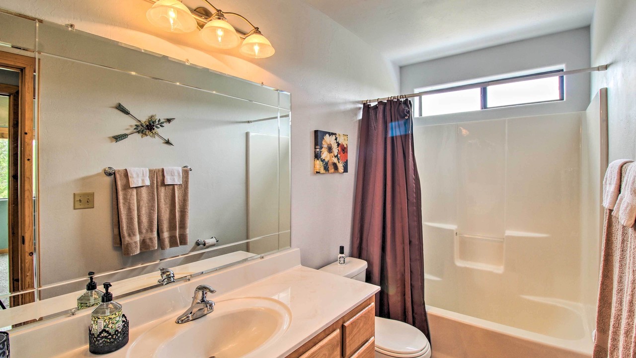 Photo of Bathroom in Linden
